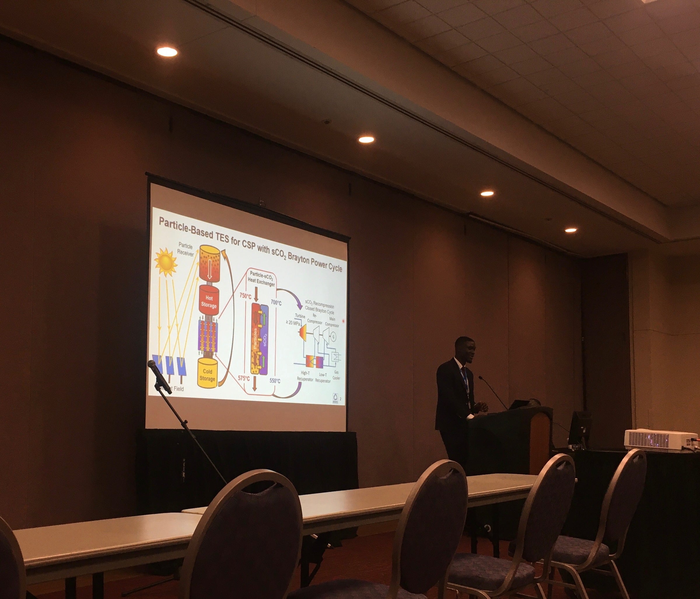 Winfred Arthur-Arhin presenting particle-based thermal energy storage research